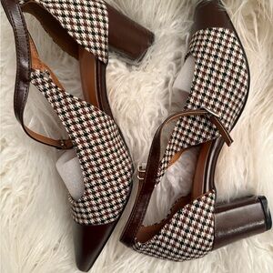 Elegant Houndstooth Block Heel Pumps